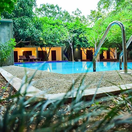 Tropicara Resort Сігірія Екстер'єр фото