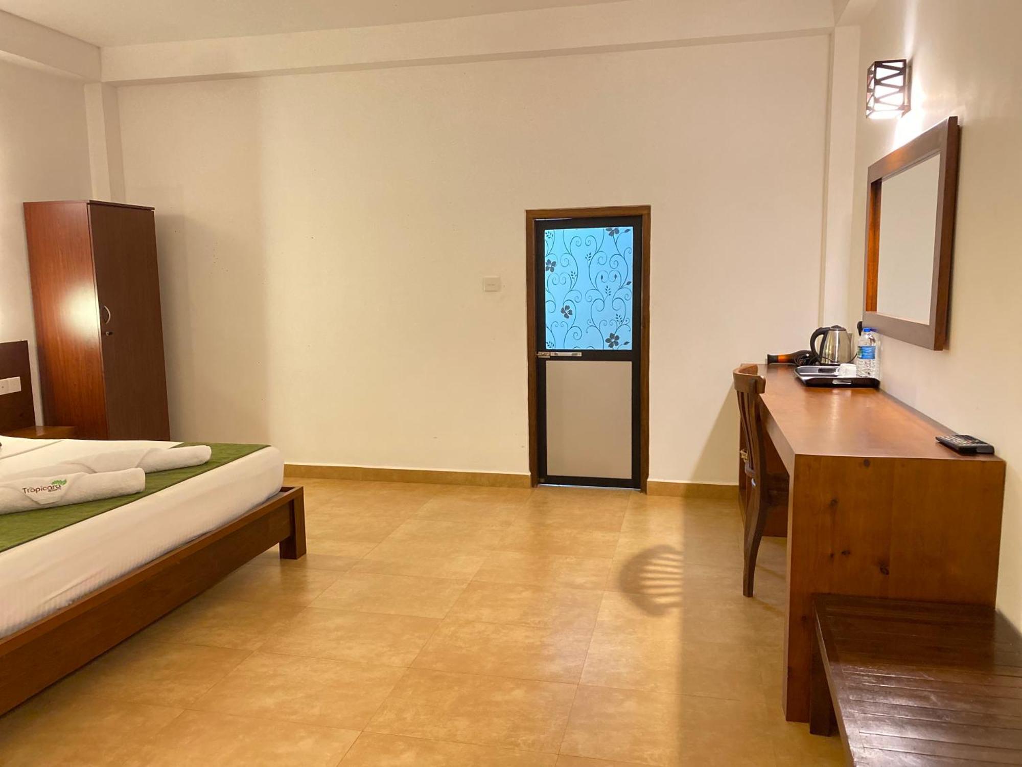 Tropicara Resort Сігірія Екстер'єр фото